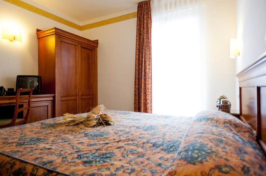 Hotel Bologna Bardolino Værelse billede